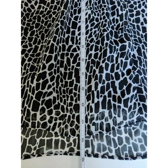 MSK Petite Animal Print Fit & Flare Dress Short Sleeve V-Neck Black/White Size 6 - Picture 9 of 11